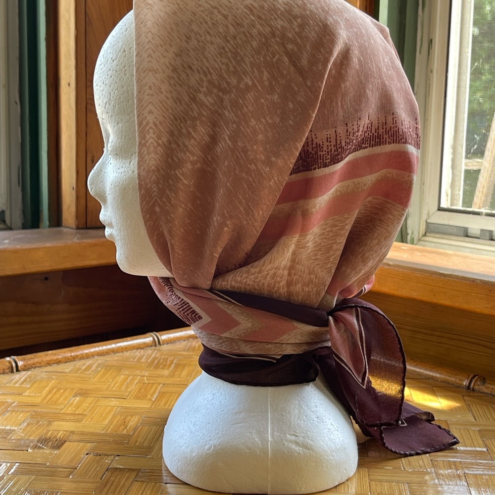 Mauve, pink scarf with stretch - Picture 8 of 8